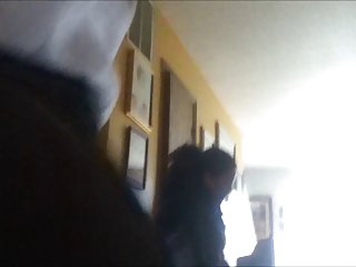 可爱的美女塔蒂亚娜加西亚炫耀她甜蜜的小猫